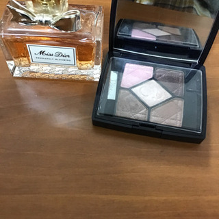 cm中！Diorの香水とアイシャドーのセット再値下げしました