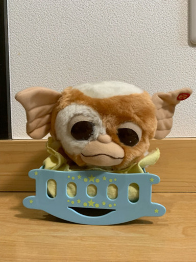 GREMLINS GIZMO 赤ちゃん ゆりかご 電動 人形 子供