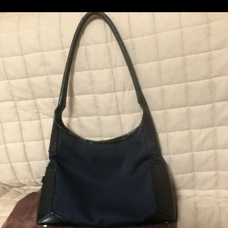サルバトーレフェラガモハンドバッグ   中古