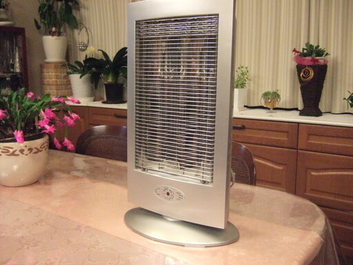 SUNSONIC 遠赤外線カーボンヒーター