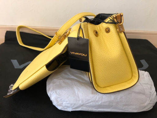 【正規品】VIVAYOUハンドバック(新品・未使用)