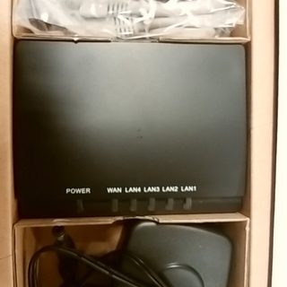 ELECOM有線ルーター（新品未使用）の画像