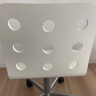IKEA 子供用デスクチェアの画像
