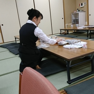 【空いた時間有効活用】会館接客スタッフ