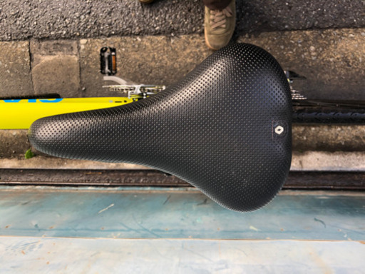 美品　2018年モデル　GIANT ESCAPE R3 ジャイアント　エスケープ　高年式　直接引き取りのみ