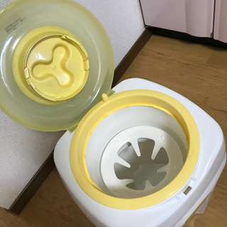 無料★combi コンビ 紙おむつ処理ポット ニオイ・クルルンポイ　ゴミ箱 お譲りします☺︎ サンジェニックの画像