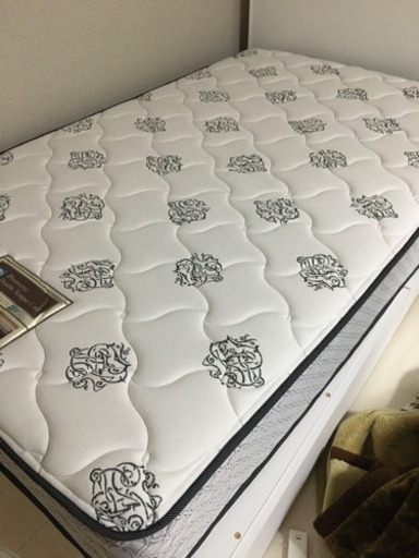 ベッドのマットレス　セミダブル