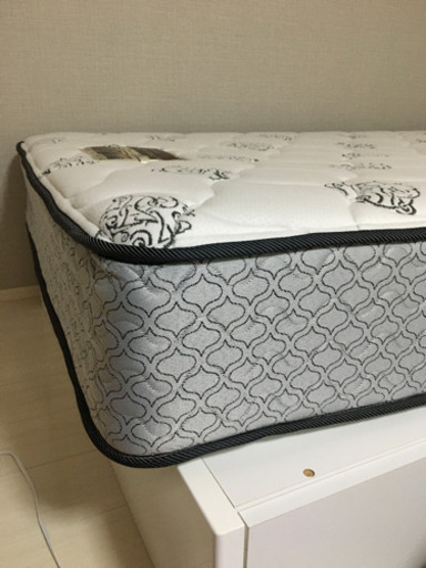 ベッドのマットレス　セミダブル