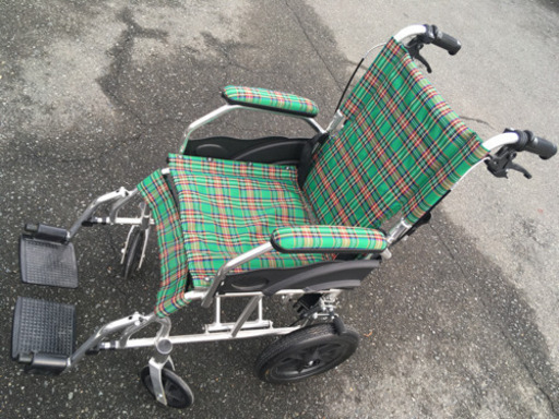 国内最大級車椅子メーカー カドクラ 車椅子美品