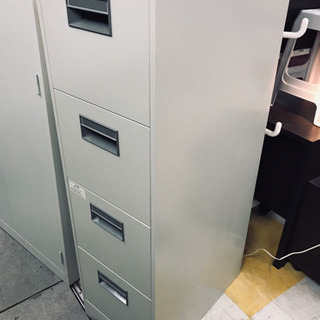 【リサイクルスターズ】スチール棚 4段 引き出し カギ付きの画像