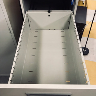 【リサイクルスターズ】スチール棚 4段 引き出し カギ付きの画像