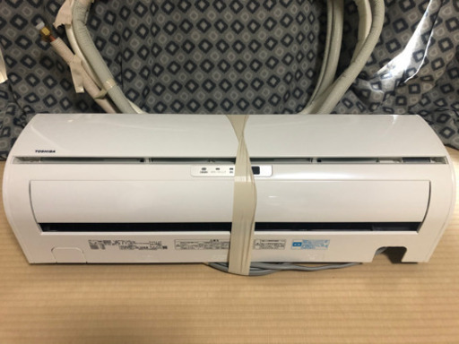美品　東芝　エアコン　2018年製