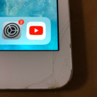 iPad mini2 ドコモ 画面端少し割れてます。の画像