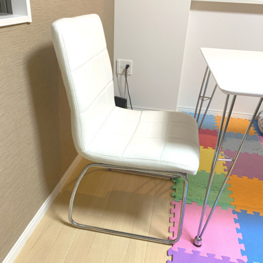 ⭐️新品同様品⭐️ニトリ製品 ダイニングテーブルセット椅子4つあり ホワイト✨