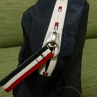 クラッチバッグ セカンドバッグ メイクポーチ ネイビー【TOMMY JEANS】の画像