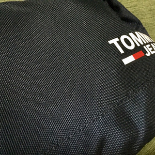 クラッチバッグ セカンドバッグ メイクポーチ ネイビー【TOMMY JEANS】の画像