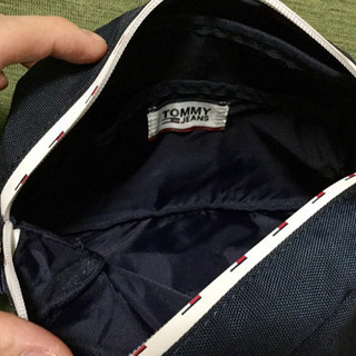 クラッチバッグ セカンドバッグ メイクポーチ ネイビー【TOMMY JEANS】の画像