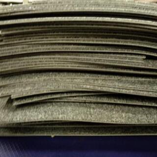 タイルカーペット大量、0円！の画像