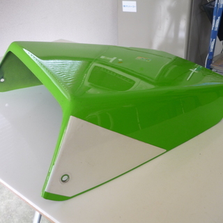 カワサキZXR750シートカウル