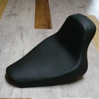 【新品】ハーレー　シート　ソフテイル　コルビン