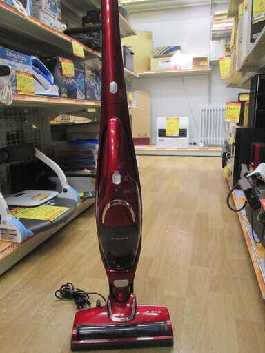 ドウシシャ　充電式掃除機　DVS-140　2015年製