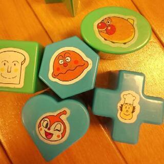 アンパンマン / 型はめパズル / まるまるパズルの画像