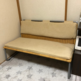 【値下げ中】珍しい‼︎籐製ベンチ型イス☆2〜3人掛けソファ