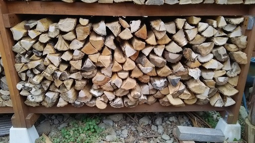 今年使える　ナラ材乾燥薪