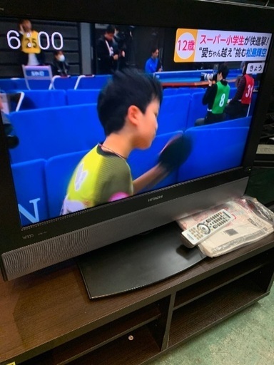 HITACHI 32インチ液晶テレビ　2006年　中古