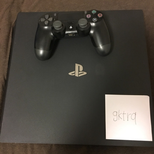 【1/19まで】PS4pro(付属品全てあり)＋ゲームソフト4本