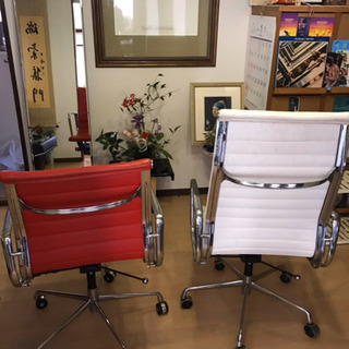 イームズの革製チェア