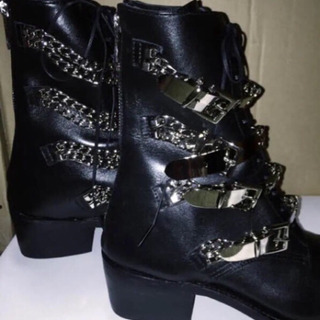 入手困難 CHRISTIAN DADAクリスチャンダダ プレートチェーン付ブーツの画像