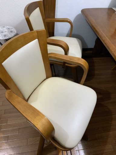 テーブルと椅子セット