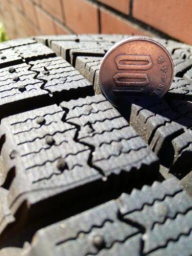 価格応談可　「イボ」付　ブリザックVRX175/65/14 アルミ付4本セット