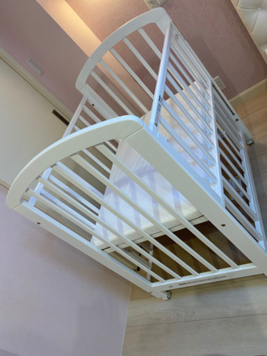 お値下げ＆ディズニーメリー＆オムツつけます！！カトージ　ミニベビーベッド　ふとん付き