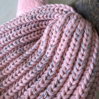 新品❣️ラメ入りニット帽(ボンボン取り替え可能)の画像