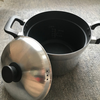 炊飯鍋　5合炊き　ステンレス製？　アルミ製？