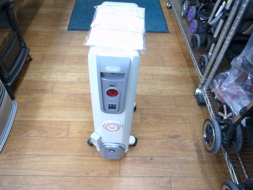 デロンギ オイルヒーター H770812EFS【モノ市場東浦店】