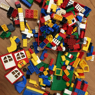 🧱LEGO基本の赤いバケツ・🚅新幹線のDVD 2枚組の画像