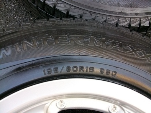 ハイエース195/80R15 96Q スタッドレスタイヤ　アルミホイールセット DUNLOP WINTERMAXX SJ8