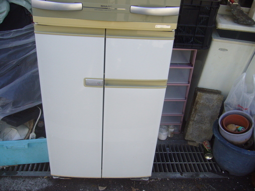 シャープ5ドア冷蔵庫２００６年美品高知市近辺配達込み１万円