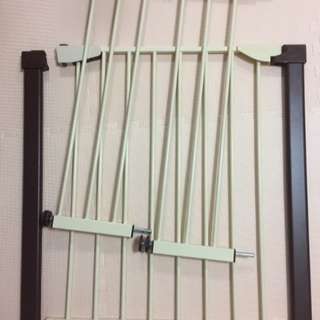 ベビーゲート(幅76~81cm、96~101cm、116~121cmに対応)の画像