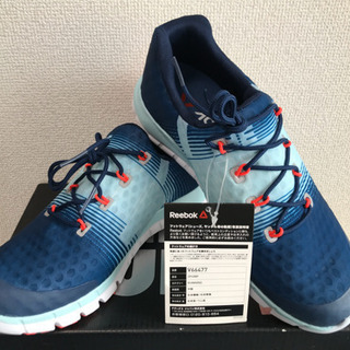 【新品未使用】アディダス ランニングシューズWOMEN