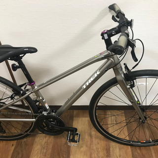 美車 TREK トレック 7.4FX WSD クロスバイク 3×9S カーボンフォーク