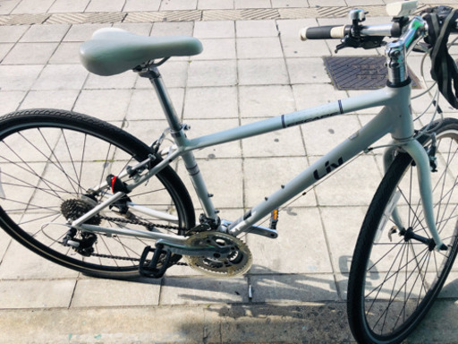 エスケープR3❗️クロスバイク