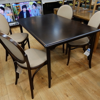 秋田木工のダイニング5点セットが買い取り入荷致しました！！
