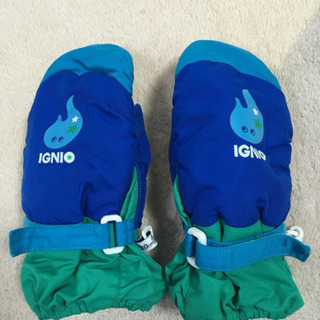 スキー★IGNIO手袋120cm&FOインターナショナル帽子★ブーツ★帽子はボタン付きかわいいの画像