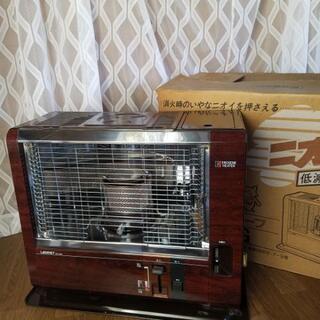 ☆配送無料☆大型石油ストーブ 専用箱あり！