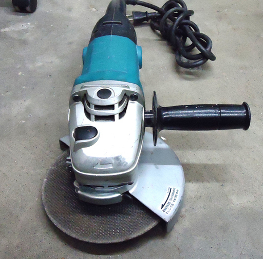 Makita 電子ディスクグラインダ GA7011C 180mm 電動工具 研磨機 サンダー マキタ 札幌 アウトレットモノハウス平岸
