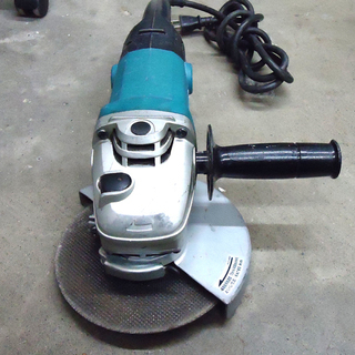 Makita 電子ディスクグラインダ GA7011C 180mm 電動工具 研磨機 サンダー マキタ 札幌 アウトレットモノハウス平岸店 Makita 電子ディスクグラインダ GA7011C 180mm 電動工具 研磨機